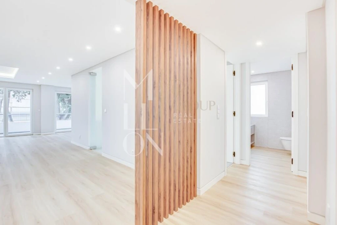 Apartamento T3 para Venda em Carcavelos e Parede Foto 1