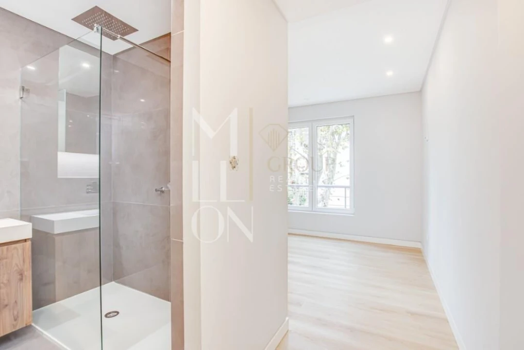 Apartamento T3 para Venda em Carcavelos e Parede Foto 22
