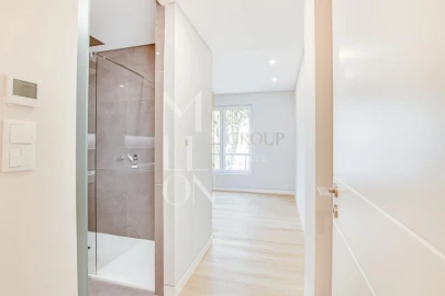 Apartamento T3 para Venda em Carcavelos e Parede
