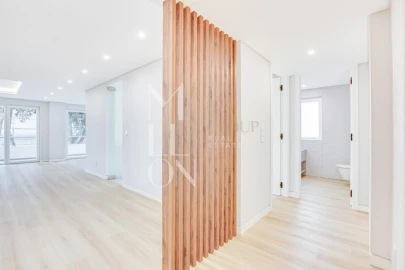 Apartamento T3 para Venda em Carcavelos e Parede