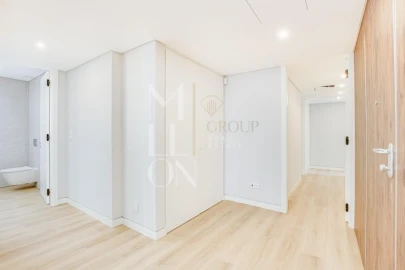 Apartamento T3 para Venda em Carcavelos e Parede