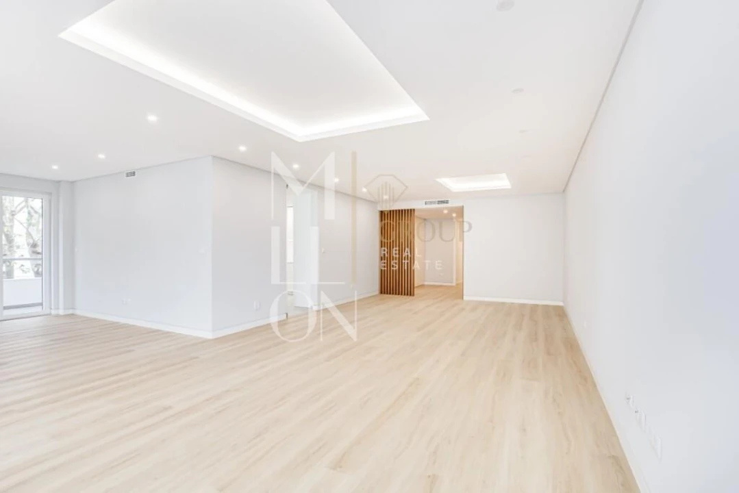 Apartamento T3 para Venda em Carcavelos e Parede Foto 2