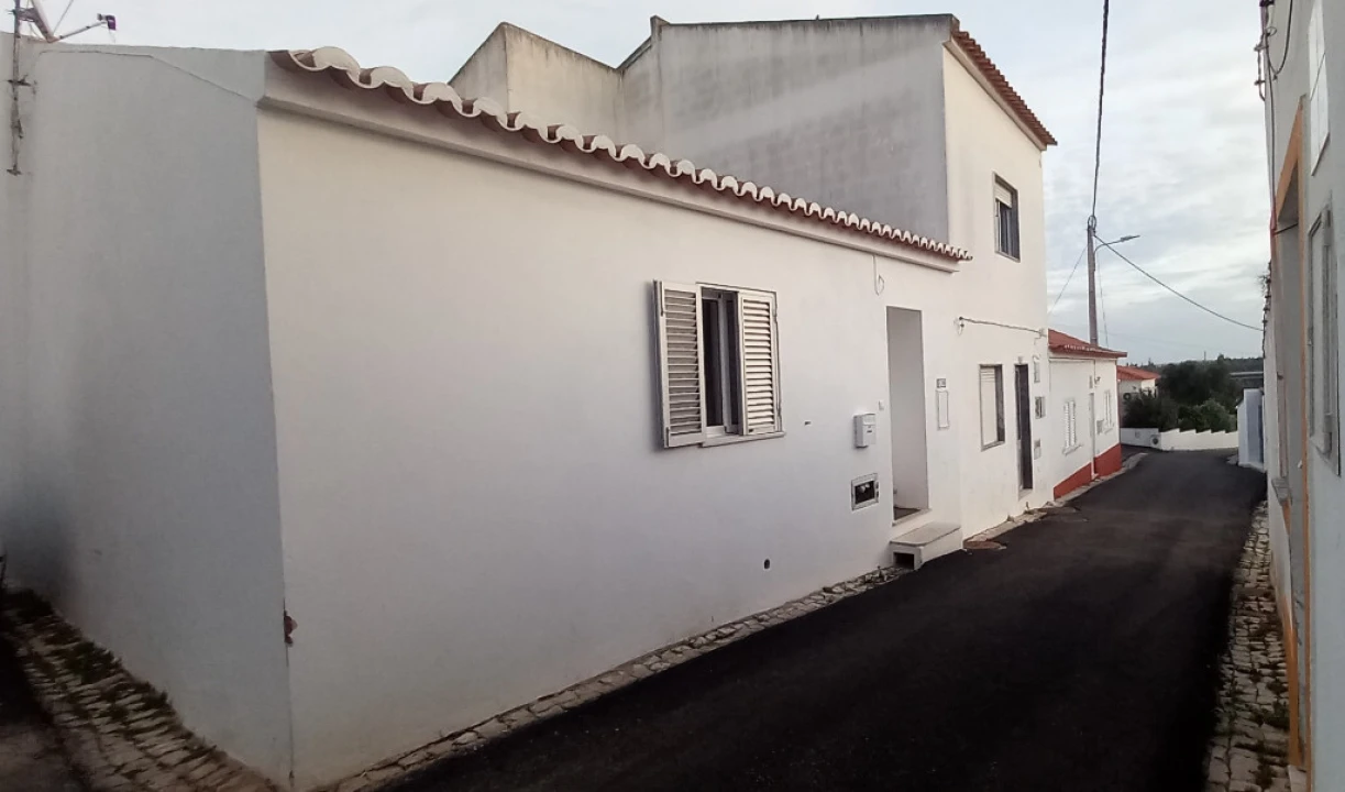 Moradia T1 para Venda em Alcantarilha e Pêra Foto 1