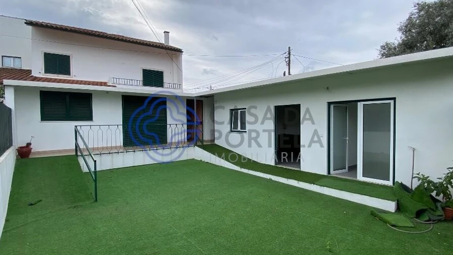 Moradia T4 para Venda em São Martinho de Árvore e Lamarosa