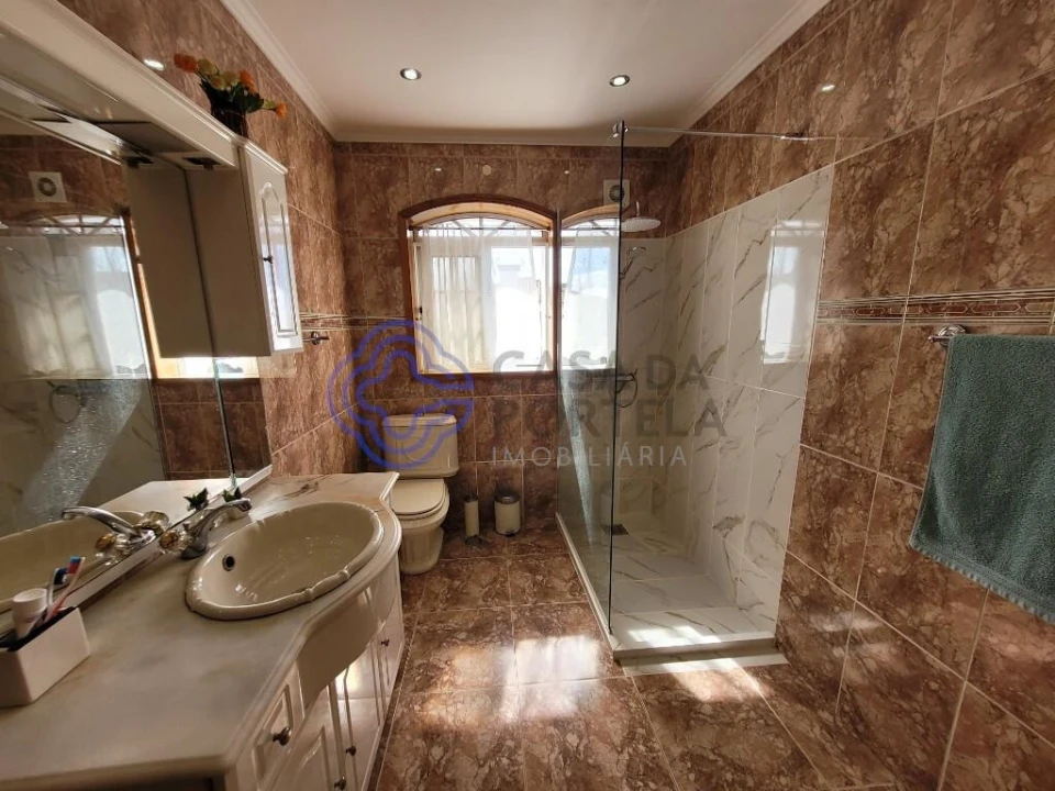 Moradia T4 para Venda em Santa Joana Foto 9