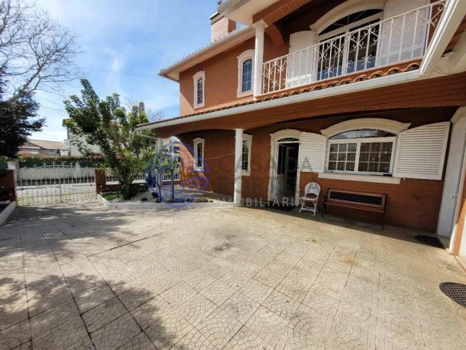 Moradia T4 para Venda em Santa Joana Foto 4