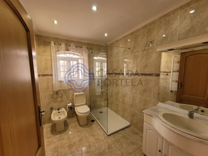 Moradia T4 para Venda em Santa Joana Foto 13