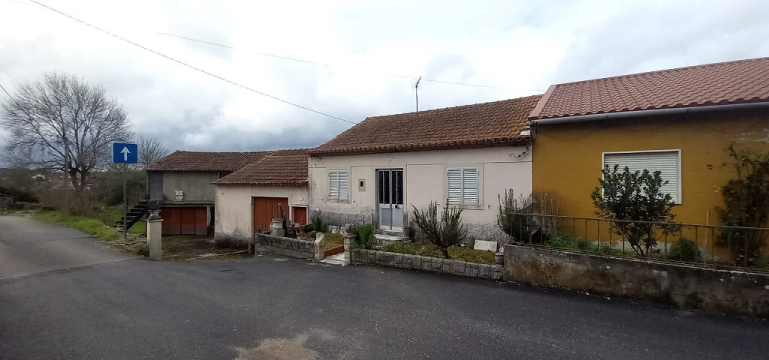 Moradia T3 para Venda em Santa Clara e Castelo Viegas Foto 1