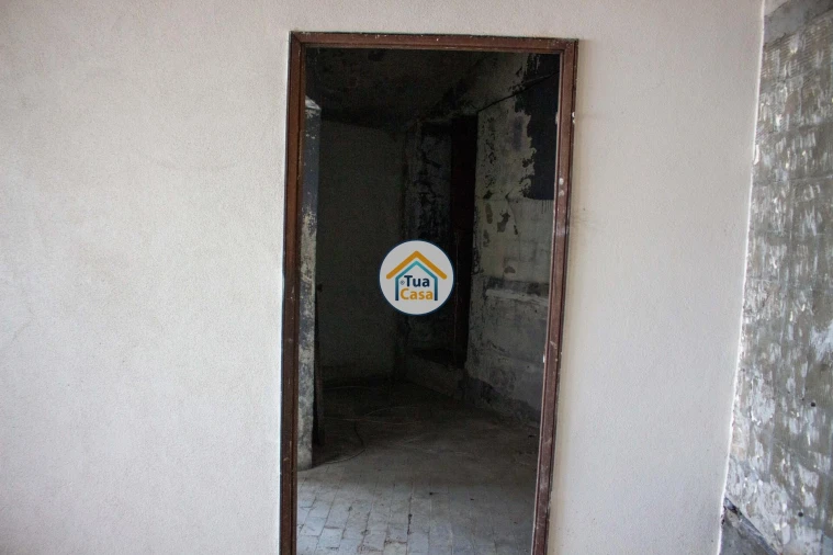 Loja para Arrendamento em Lourosa Foto 9