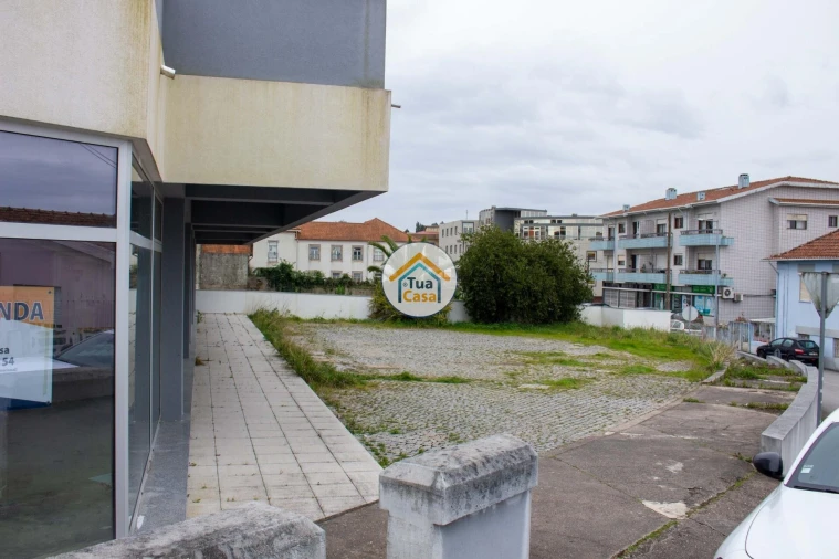 Loja para Arrendamento em Lourosa Foto 16