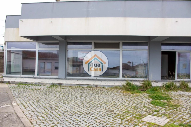 Loja para Arrendamento em Lourosa