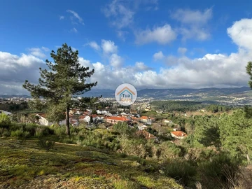 Terreno para Venda em Mouçós e Lamares