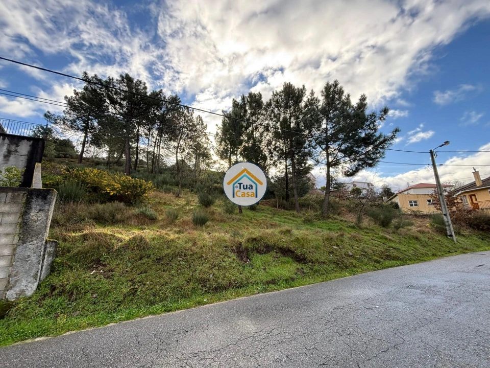Terreno para Venda em Mouçós e Lamares Foto 1