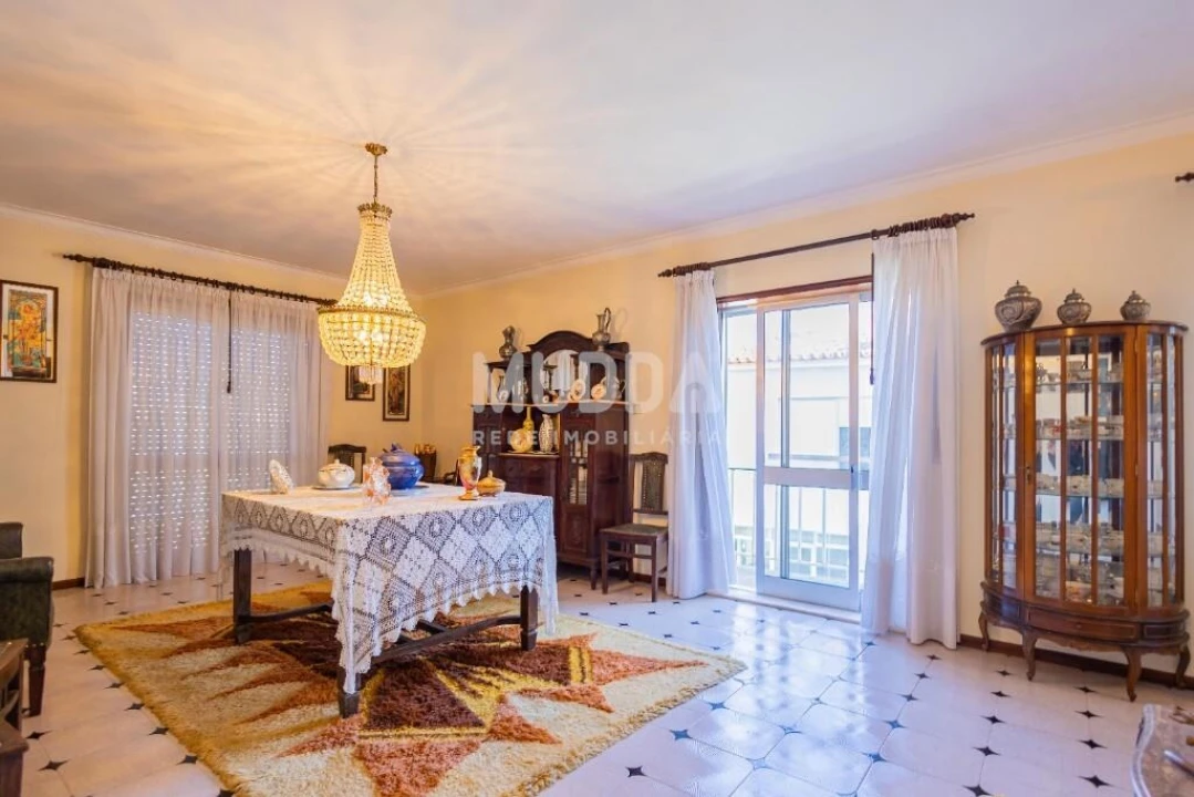 Moradia T5 para Venda em Paços de Brandão Foto 1