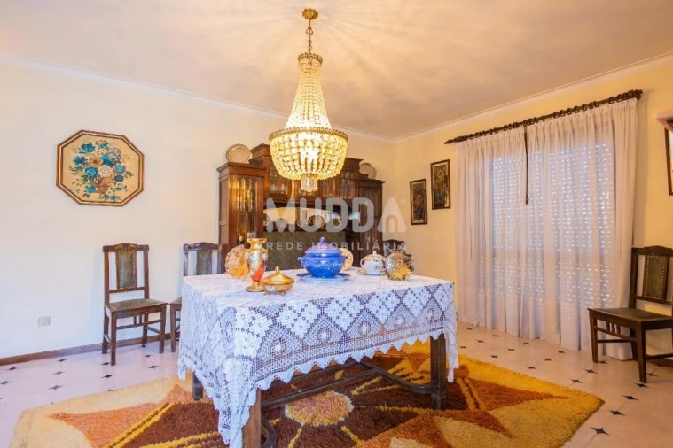 Moradia T5 para Venda em Paços de Brandão Foto 5