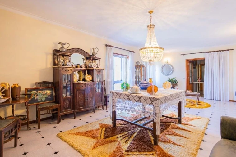 Moradia T5 para Venda em Paços de Brandão Foto 2