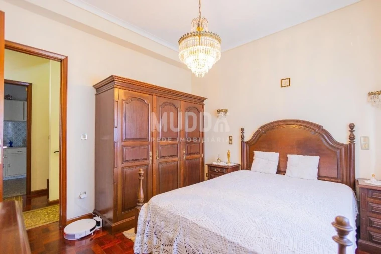 Moradia T5 para Venda em Paços de Brandão Foto 16