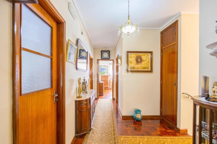 Moradia T5 para Venda em Paços de Brandão Foto 12