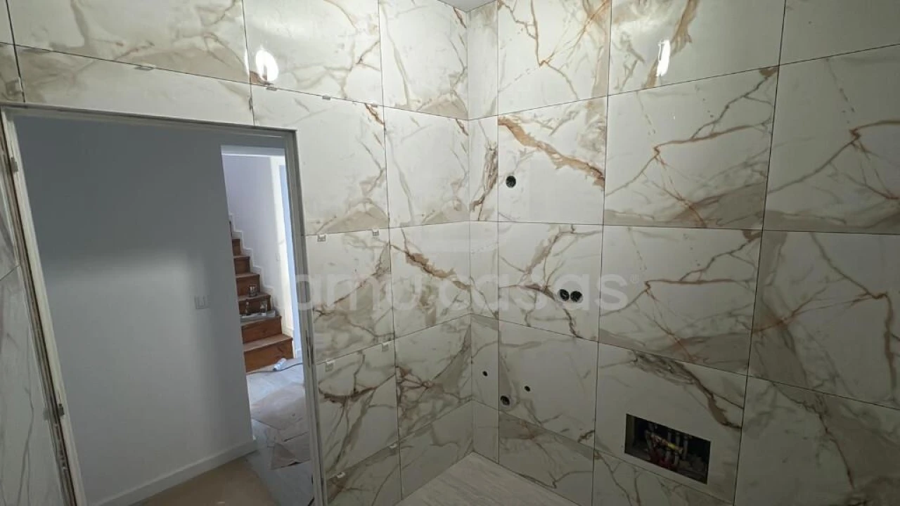 Moradia T3 para Venda em Ouca Foto 2