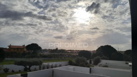 Moradia T4 para Venda em Nossa Sra de Fatima