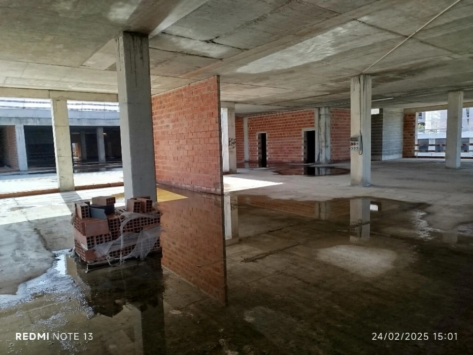 Armazém para Venda em Sacavém e Prior Velho Foto 19