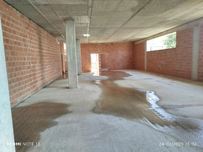 Armazém para Venda em Sacavém e Prior Velho Foto 18