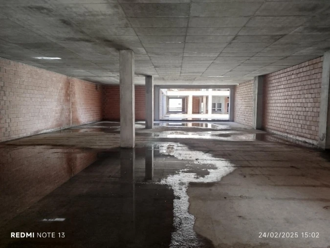 Armazém para Venda em Sacavém e Prior Velho Foto 17