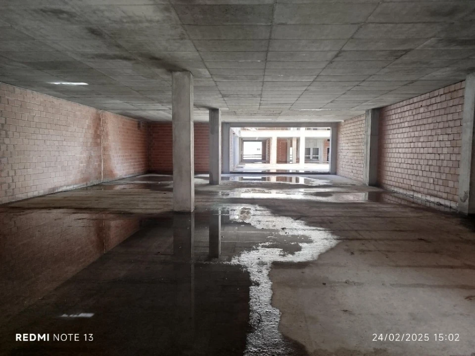 Armazém para Venda em Sacavém e Prior Velho Foto 17