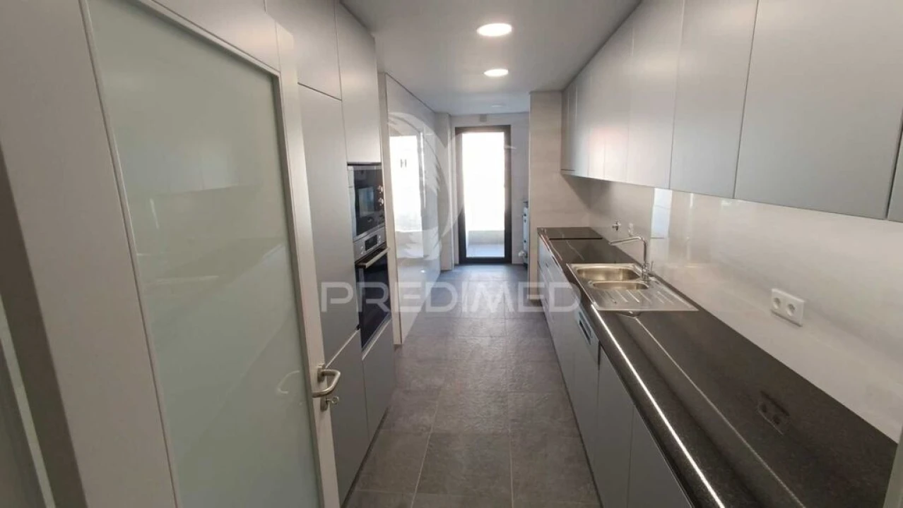 Apartamento T3 para Venda em Cedofeita, Santo Ildefonso, Sé, Miragaia, São Nicolau e Vitória Foto 4