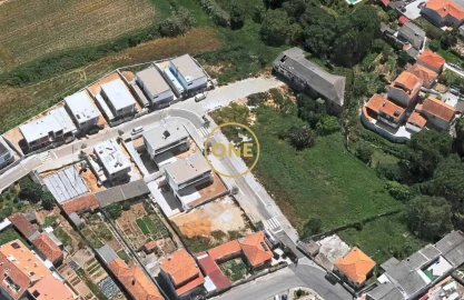 Moradia T3 para Venda em São Felix da Marinha