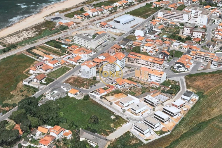 Moradia T3 para Venda em São Felix da Marinha Foto 4