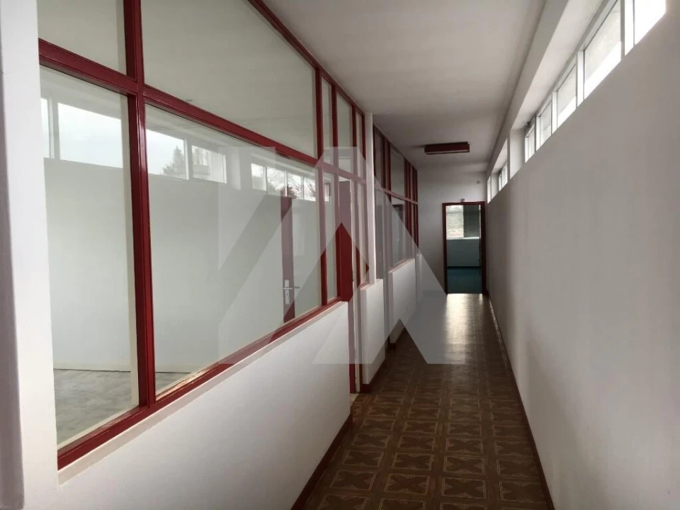 Armazém para Venda em Vila de Cucujães Foto 17