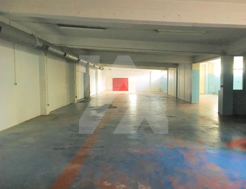 Armazém para Venda em Vila de Cucujães Foto 4