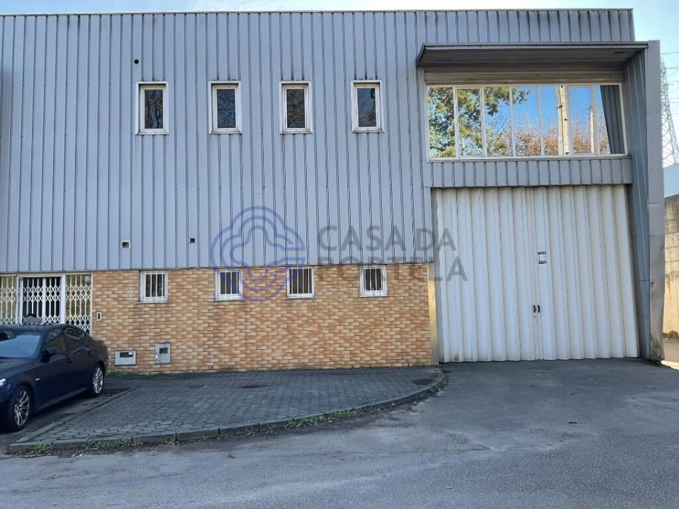 Armazém para Arrendamento em São João da Madeira Foto 5