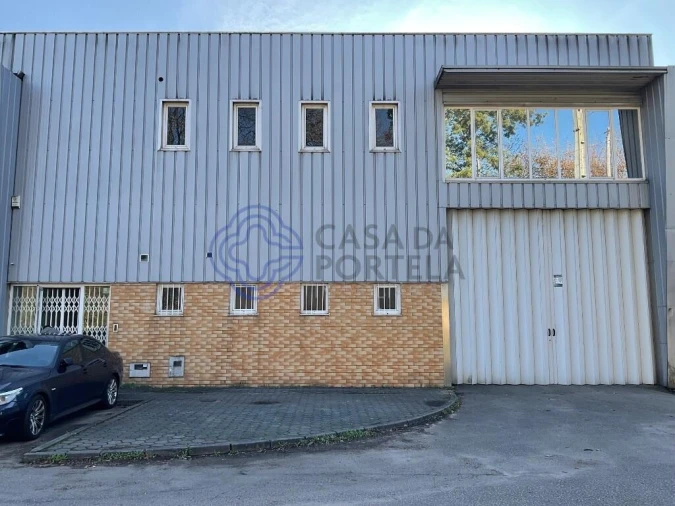 Armazém para Arrendamento em São João da Madeira Foto 4