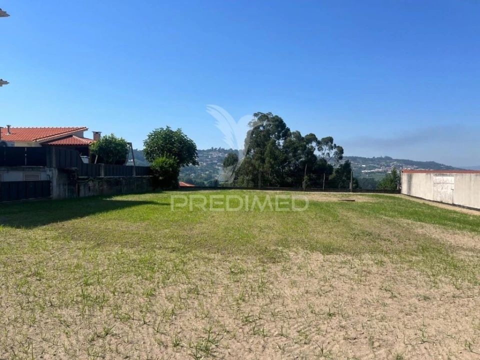 Terreno para Venda em Pedreira, Rande e Sernande Foto 1
