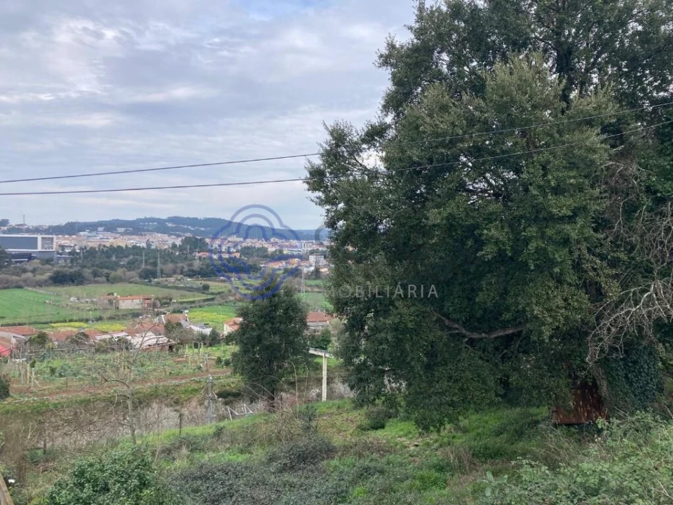 Terreno para Venda em Alfena Foto 1