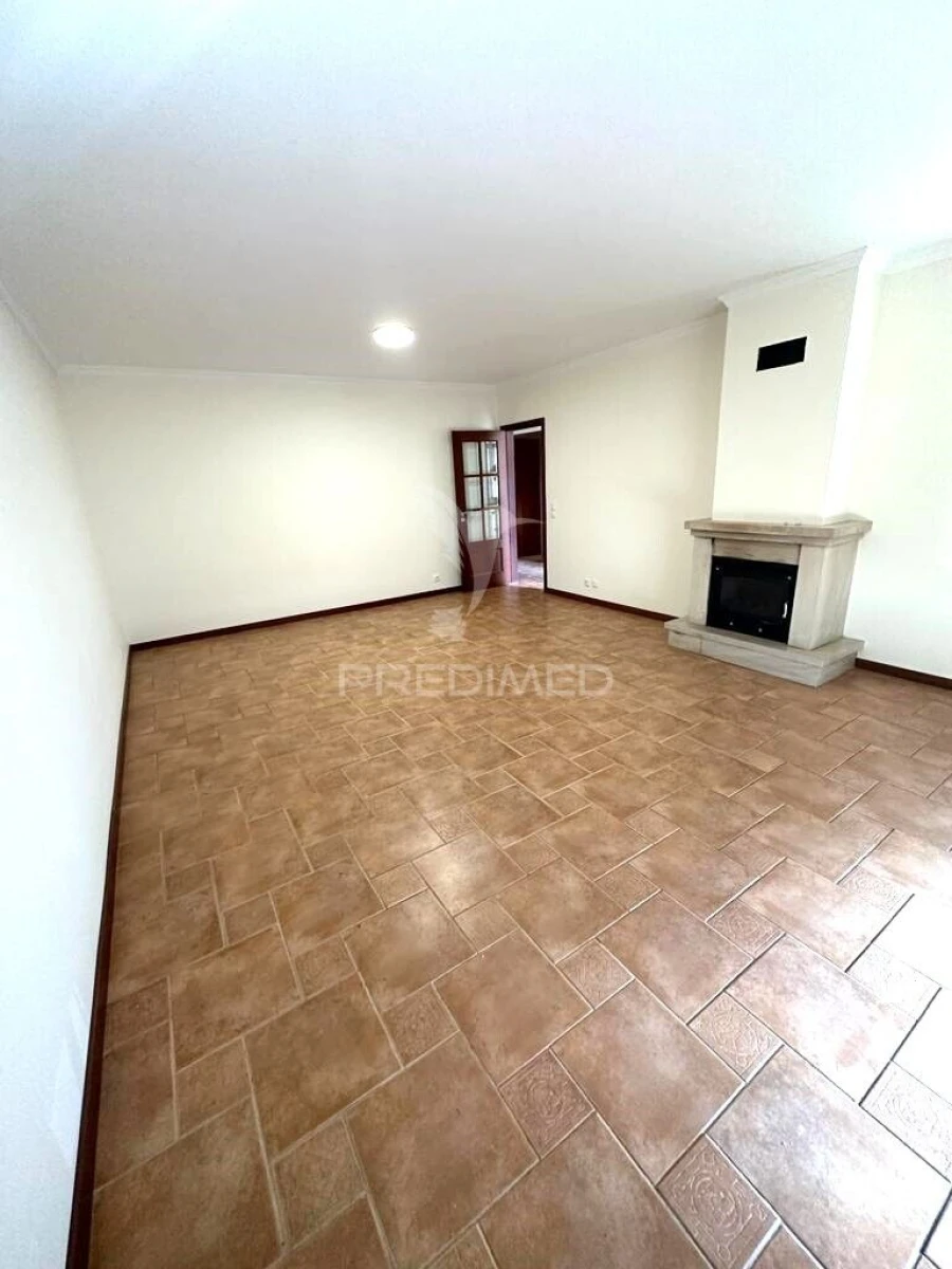 Moradia T3 para Venda em Branca Foto 2