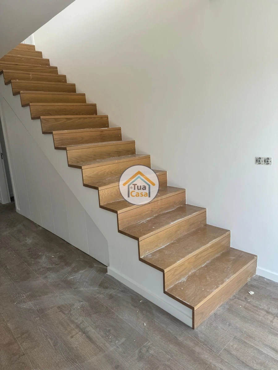 Apartamento T3 para Venda em Currelos, Papízios e Sobral Foto 14