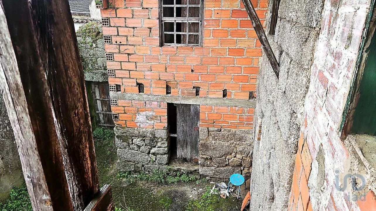 Moradia T6 para Venda em Parada de Gonta Foto 4