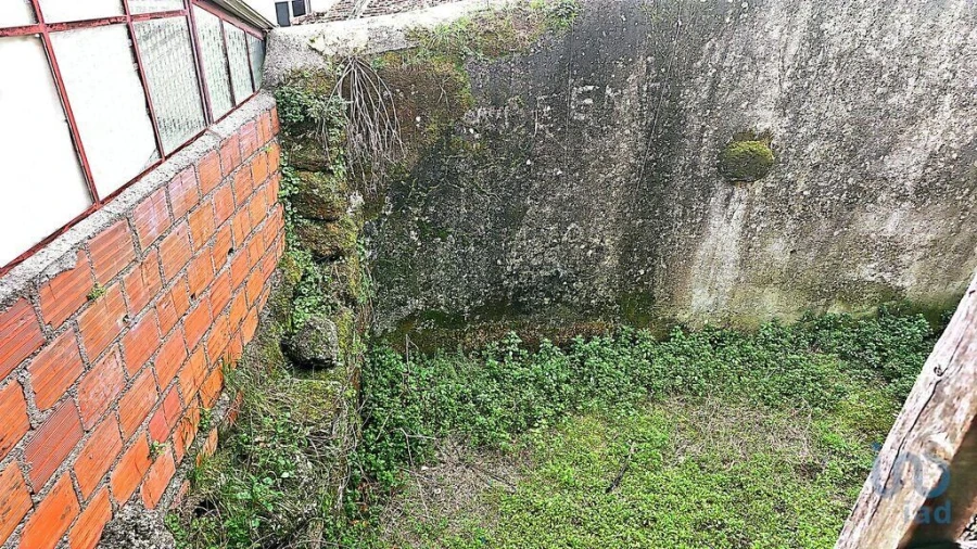 Moradia T6 para Venda em Parada de Gonta Foto 3