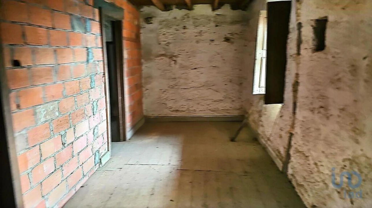 Moradia T6 para Venda em Parada de Gonta Foto 9