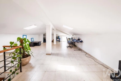 Moradia T4 para Venda em Salir de Matos
