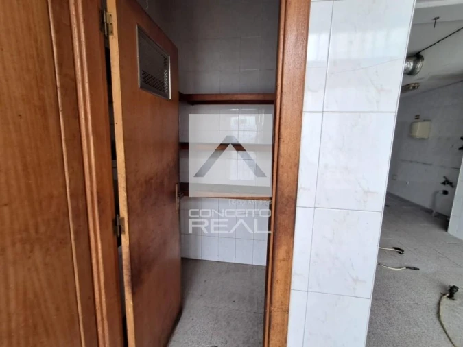 Loja para Arrendamento em Aguas Santas Foto 21