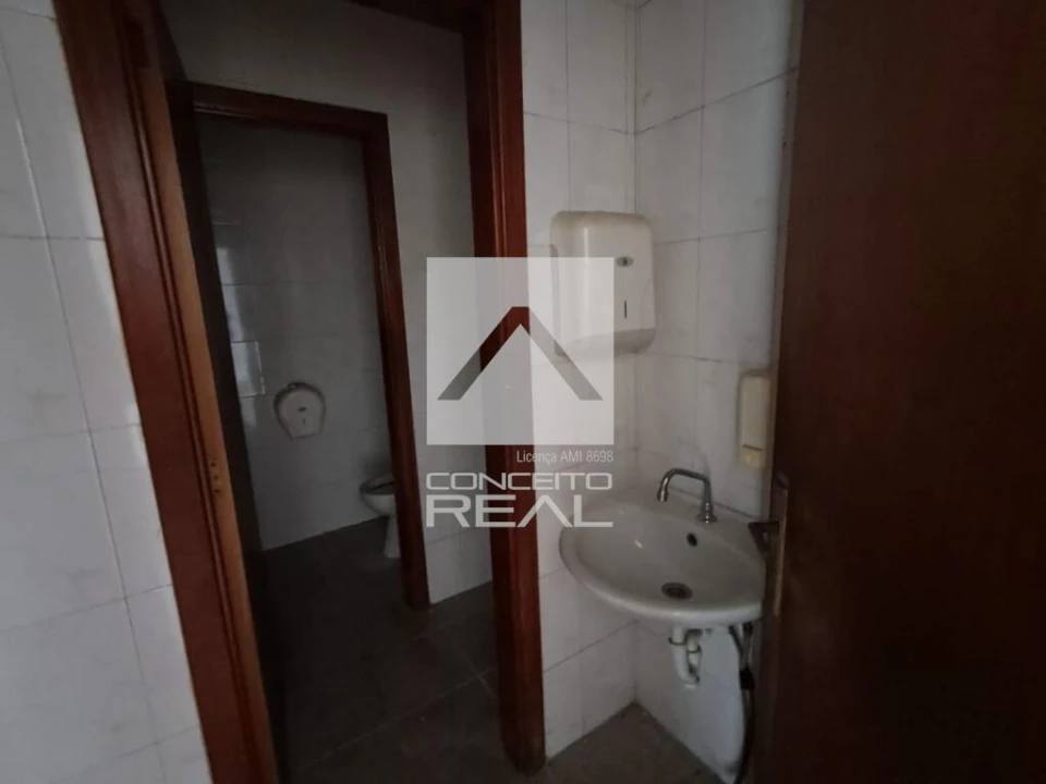 Loja para Arrendamento em Aguas Santas Foto 15