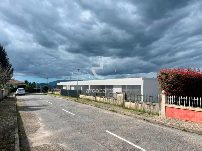 Moradia T3 para Venda em Gemieira