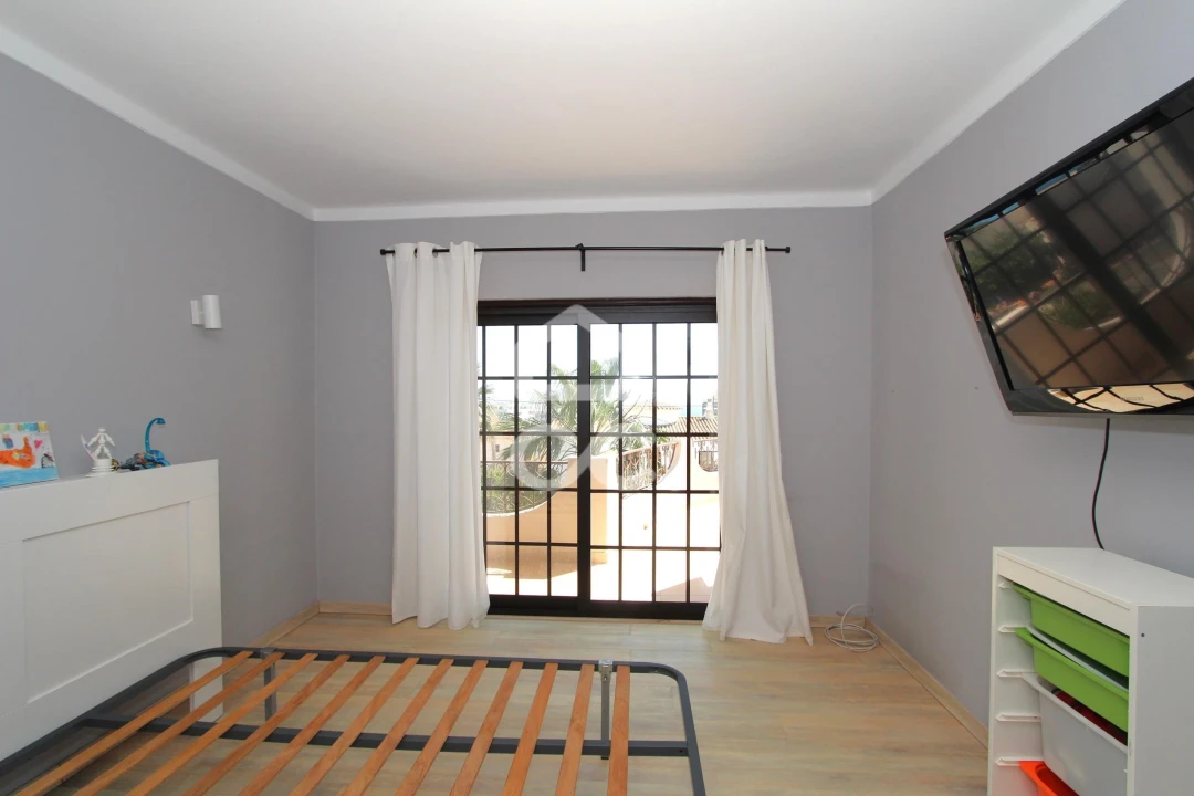 Moradia T4 para Venda em Porches Foto 31