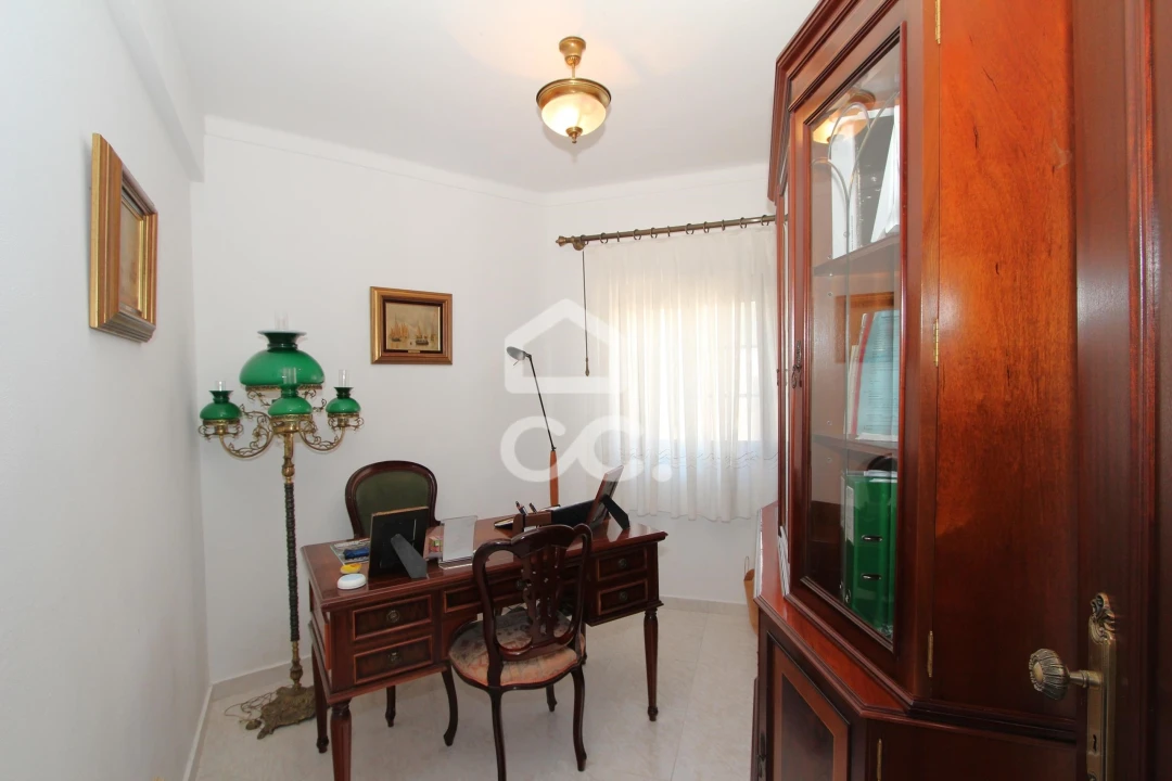 Moradia T4 para Venda em Porches Foto 14