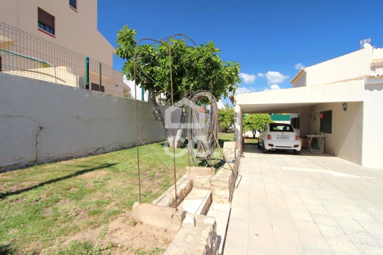 Moradia T4 para Venda em Porches Foto 44