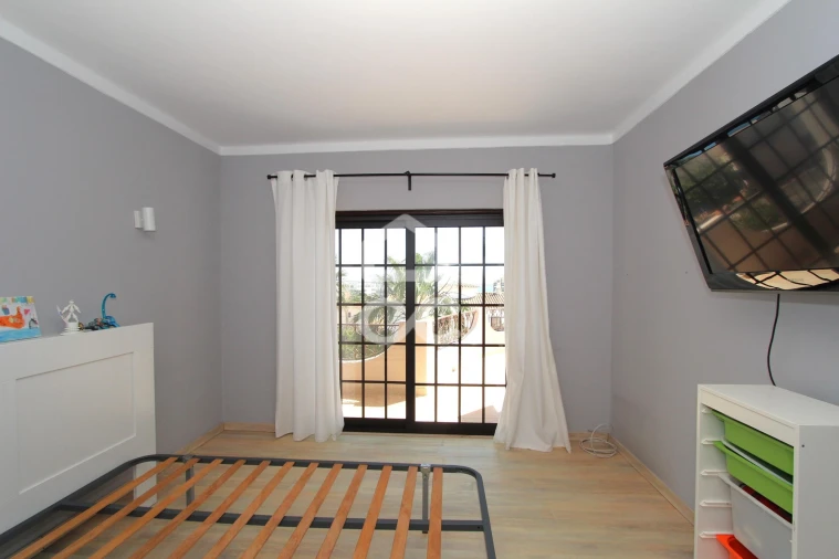 Moradia T4 para Venda em Porches Foto 31